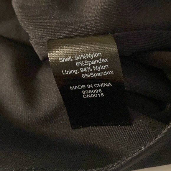 House of Harlow Black Long Sleeve V- Neck Thong Bodysuit w/ Snap Crotch - Picture 7 of 8